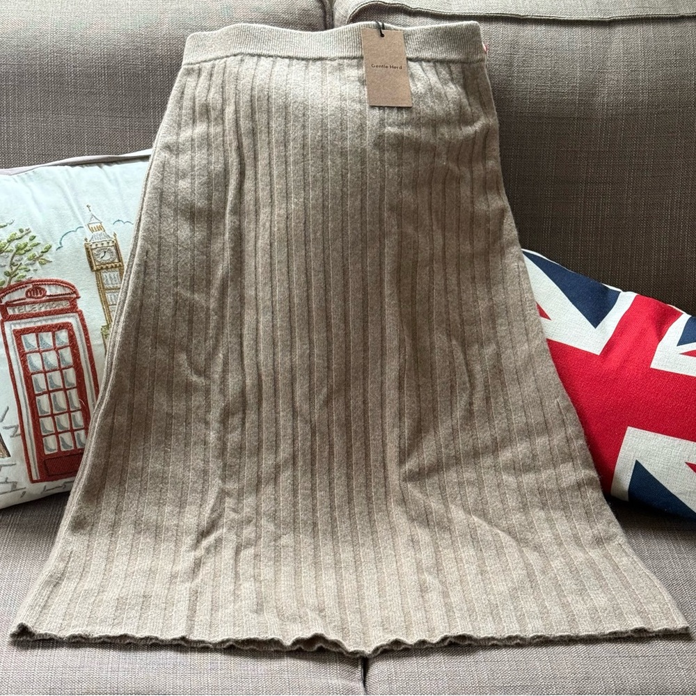 Elegant 100% Cashmere Ribbed Skirt, M, Oatmeal
